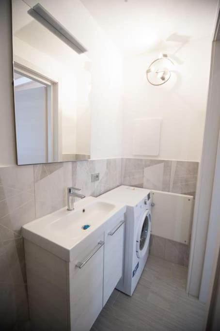 Casa Gemma - Big Family House With Free Parking Apartment San Giovanni Lupatoto Exterior foto