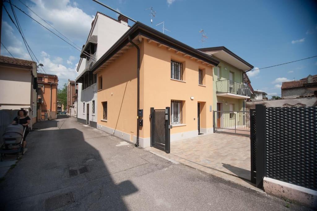 Casa Gemma - Big Family House With Free Parking Apartment San Giovanni Lupatoto Exterior foto